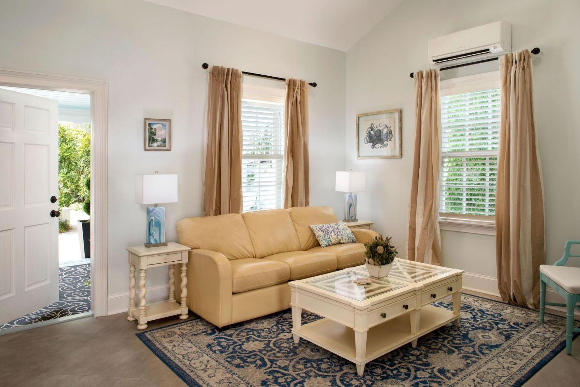 Deluxe King Suite