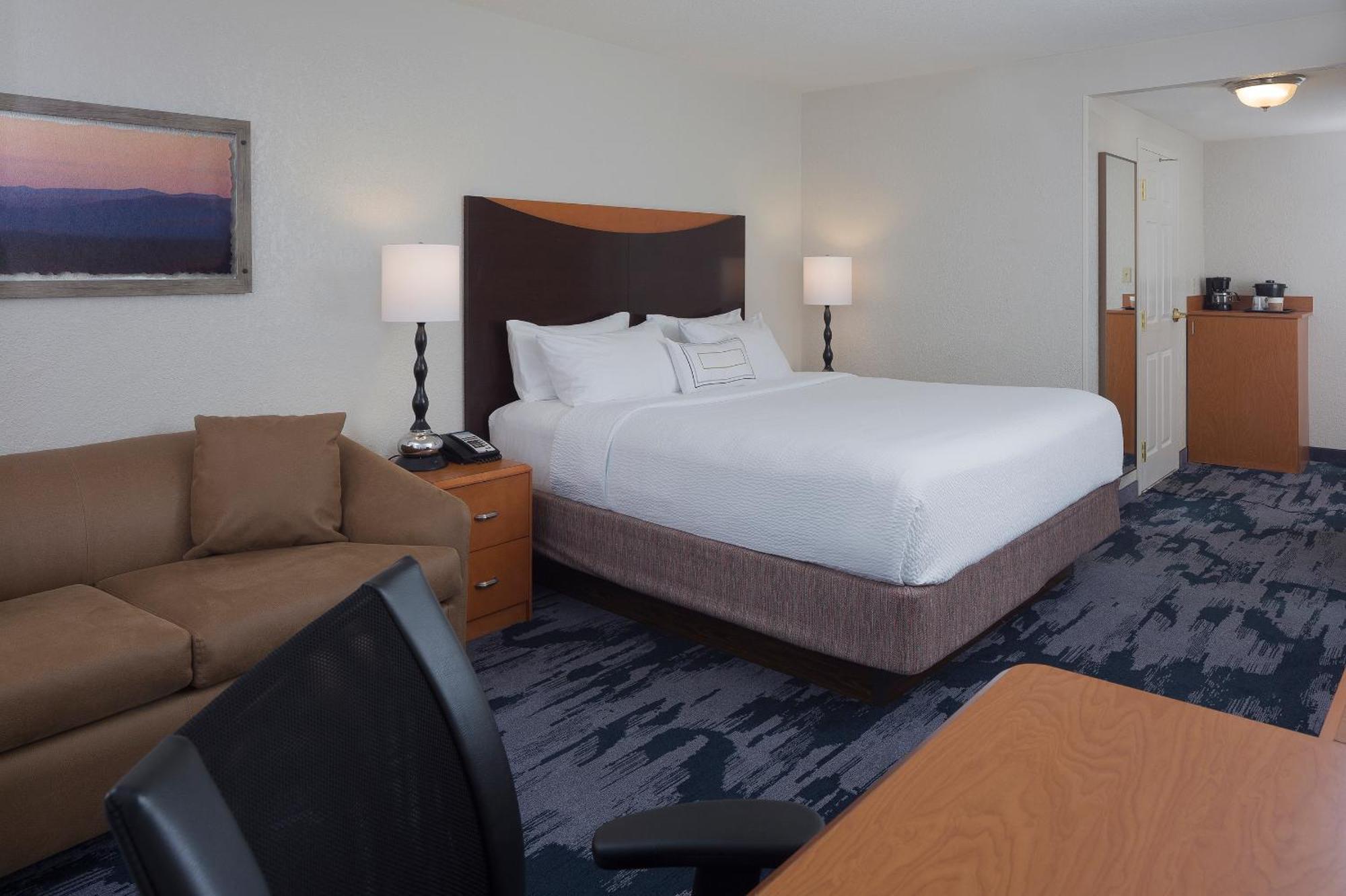 One-Bedroom King Suite with Sofa Bed,1624746811:JPEG