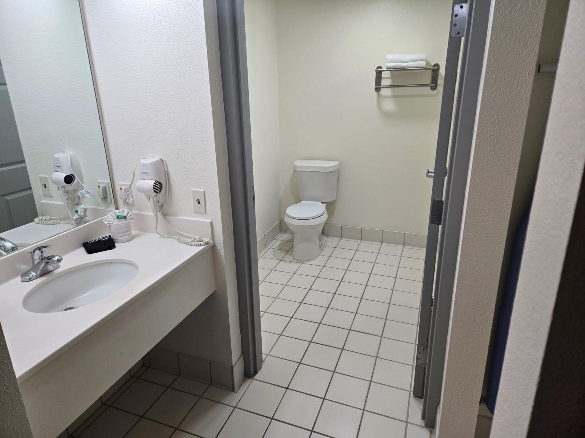 One Bedroom Queen Suite
