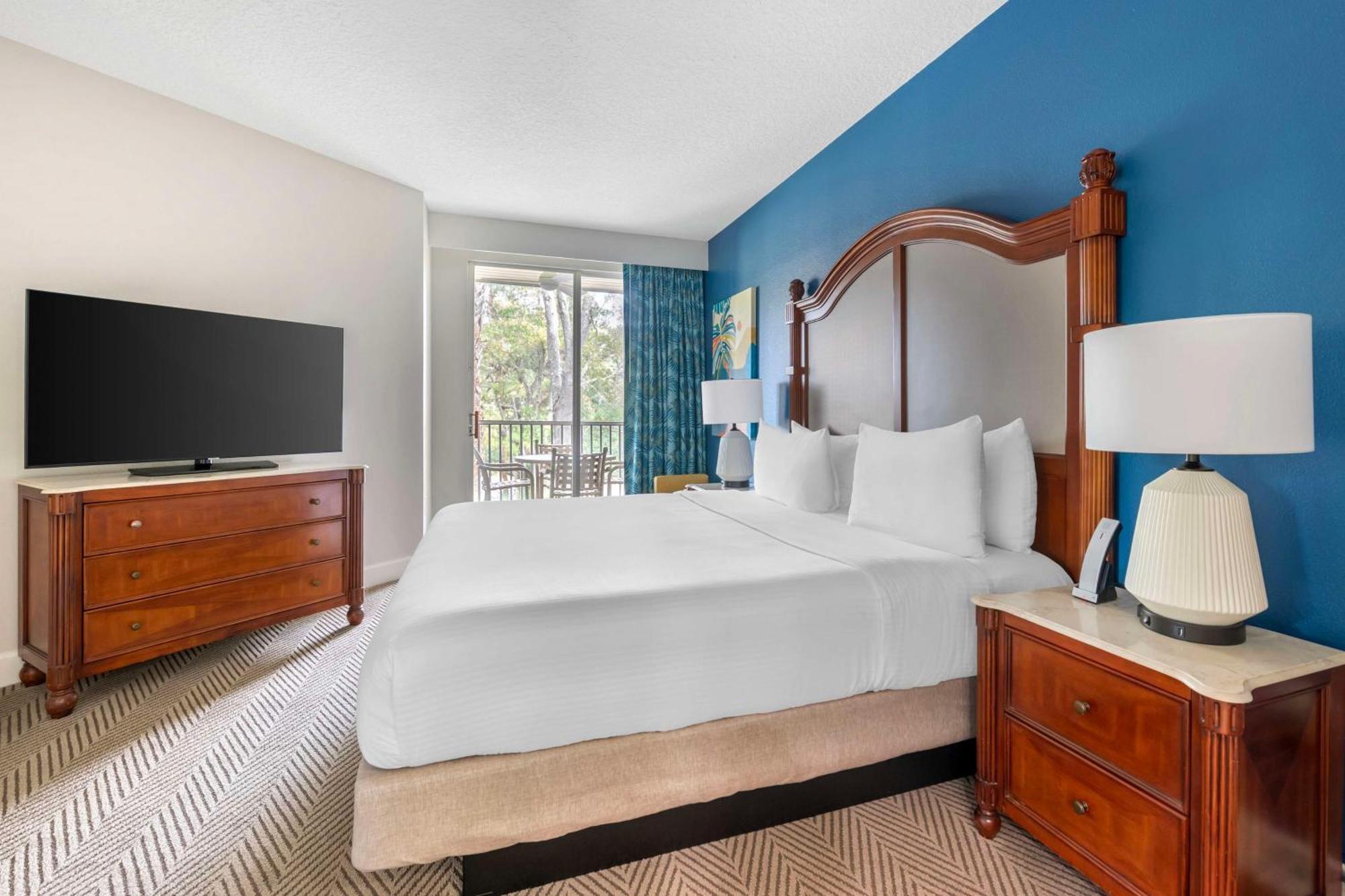 Two-Bedroom King Suite Queen Bed