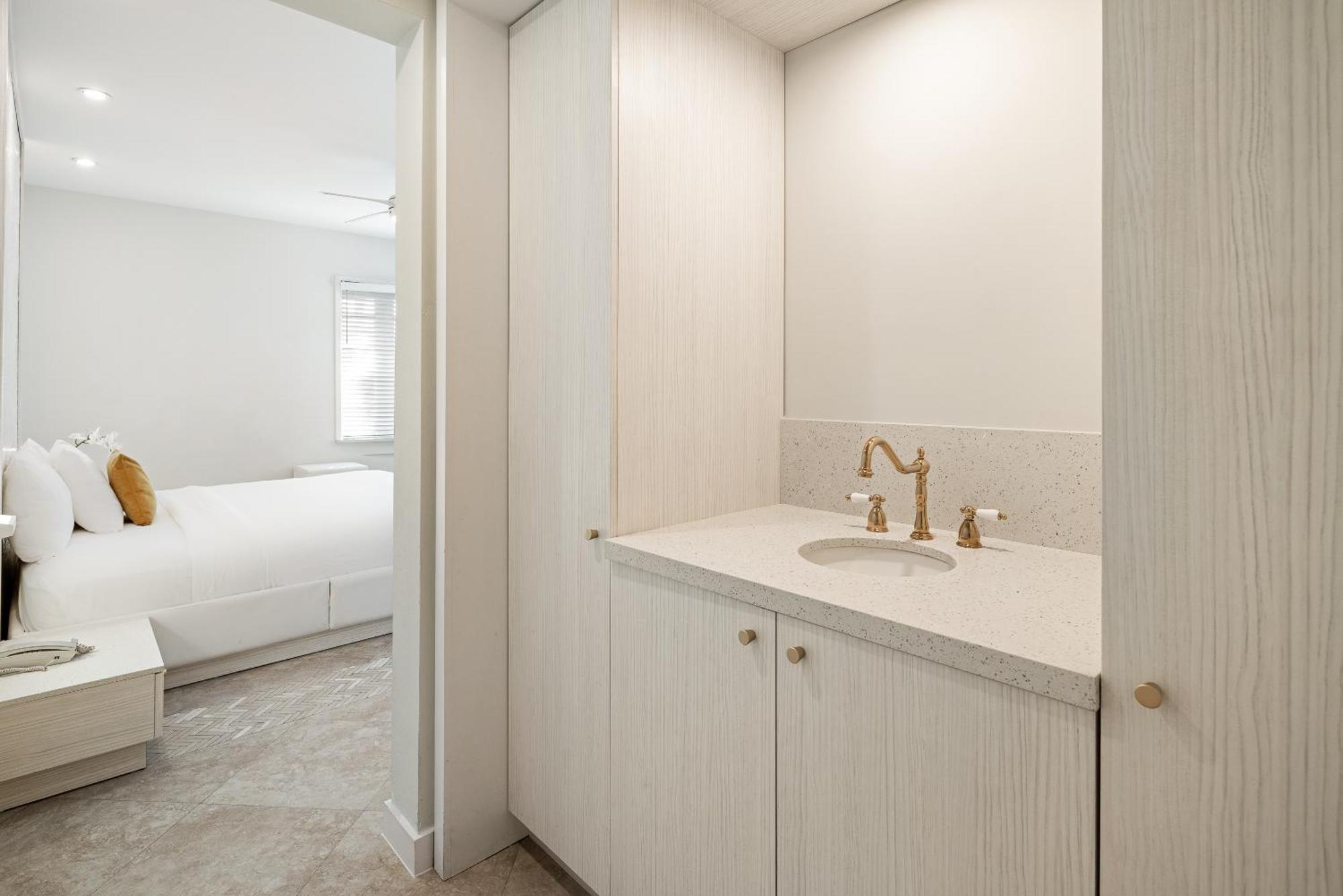Cardozo King Room