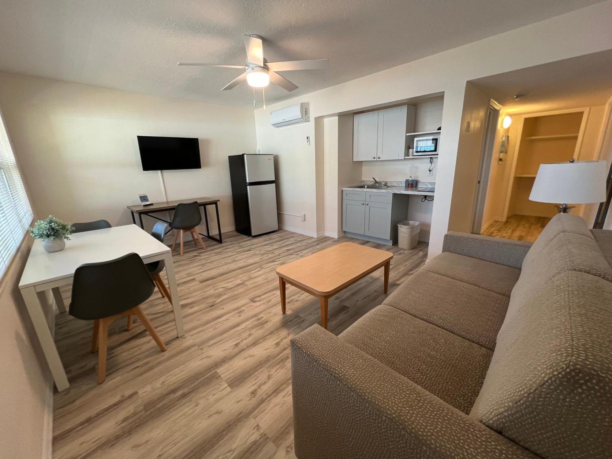 One-Bedroom Apartment