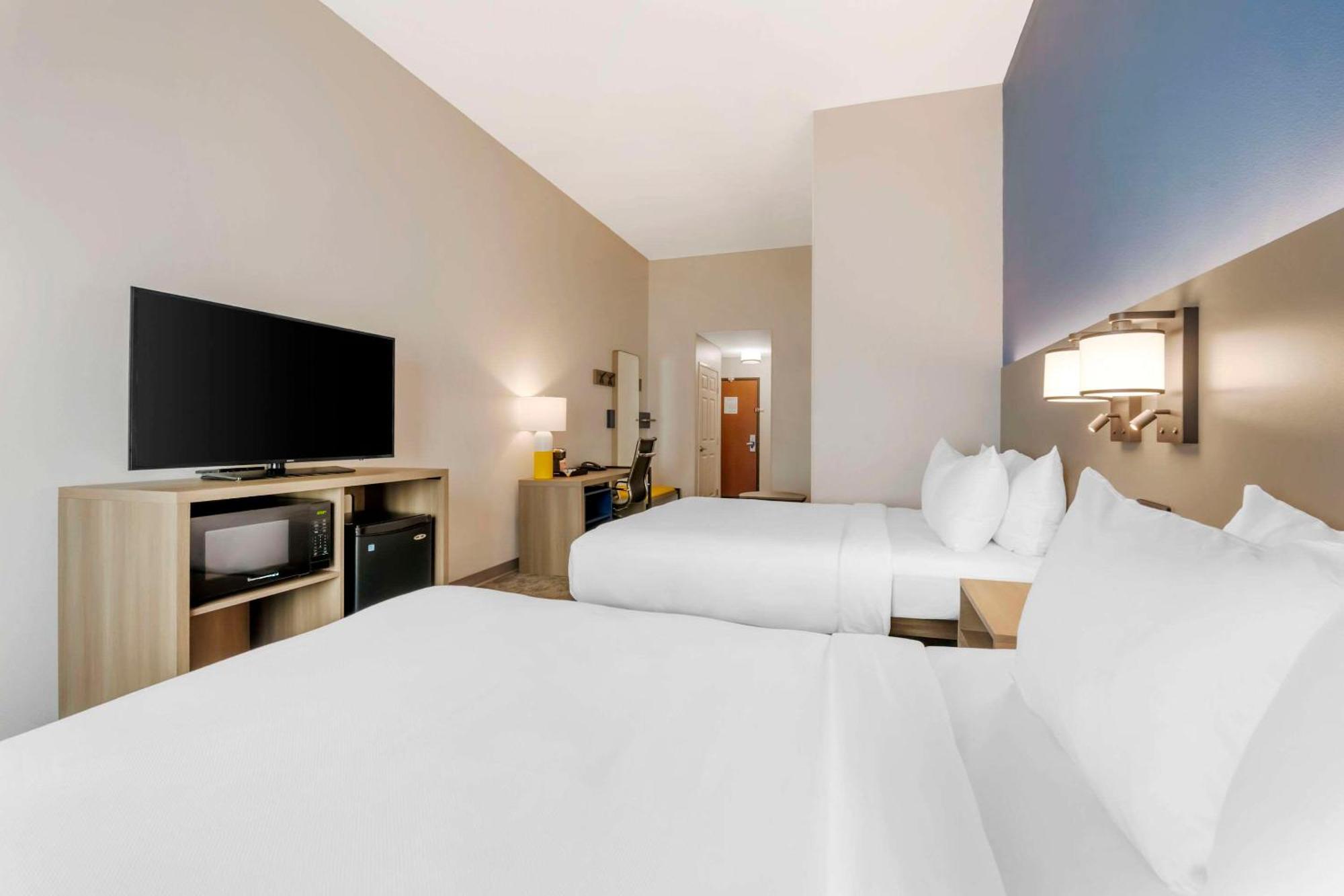 Queen Suite Two Queen Beds Accessible or Non-Smoking
