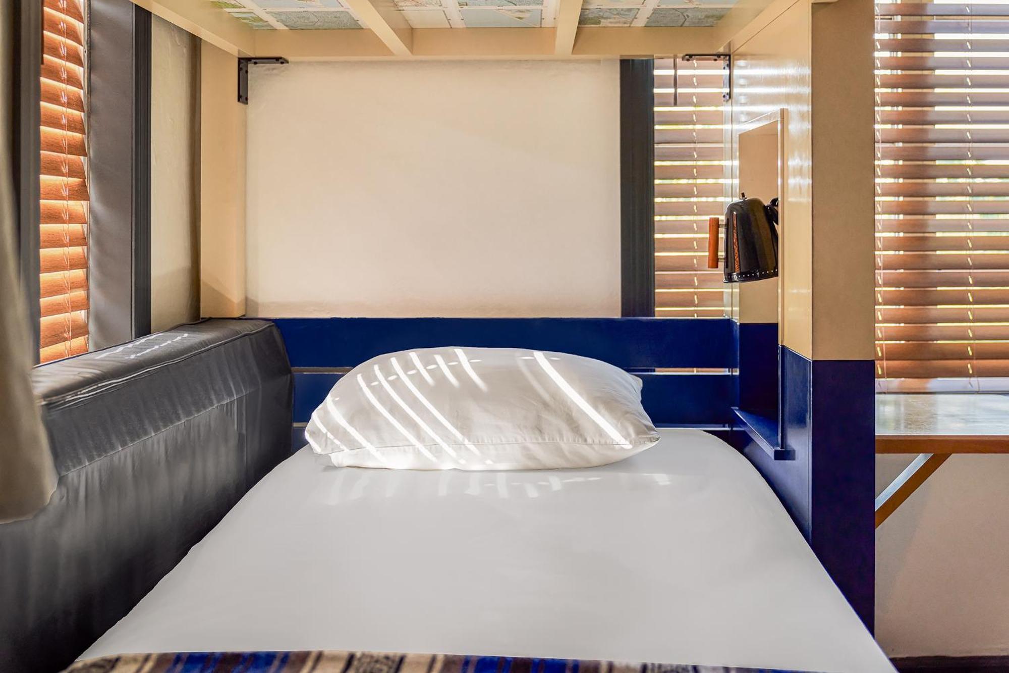 Bed in een Gemengde Slaapzaal met 6 Bedden
