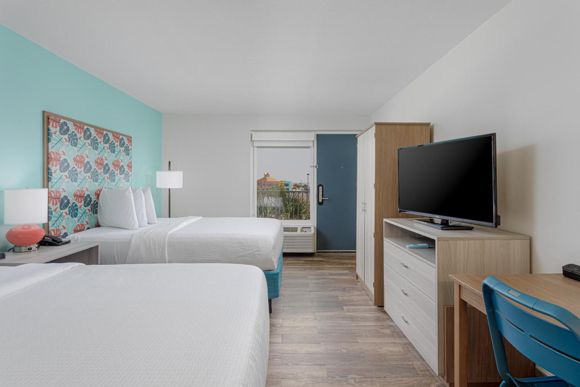 Standard Queen Room Bay View