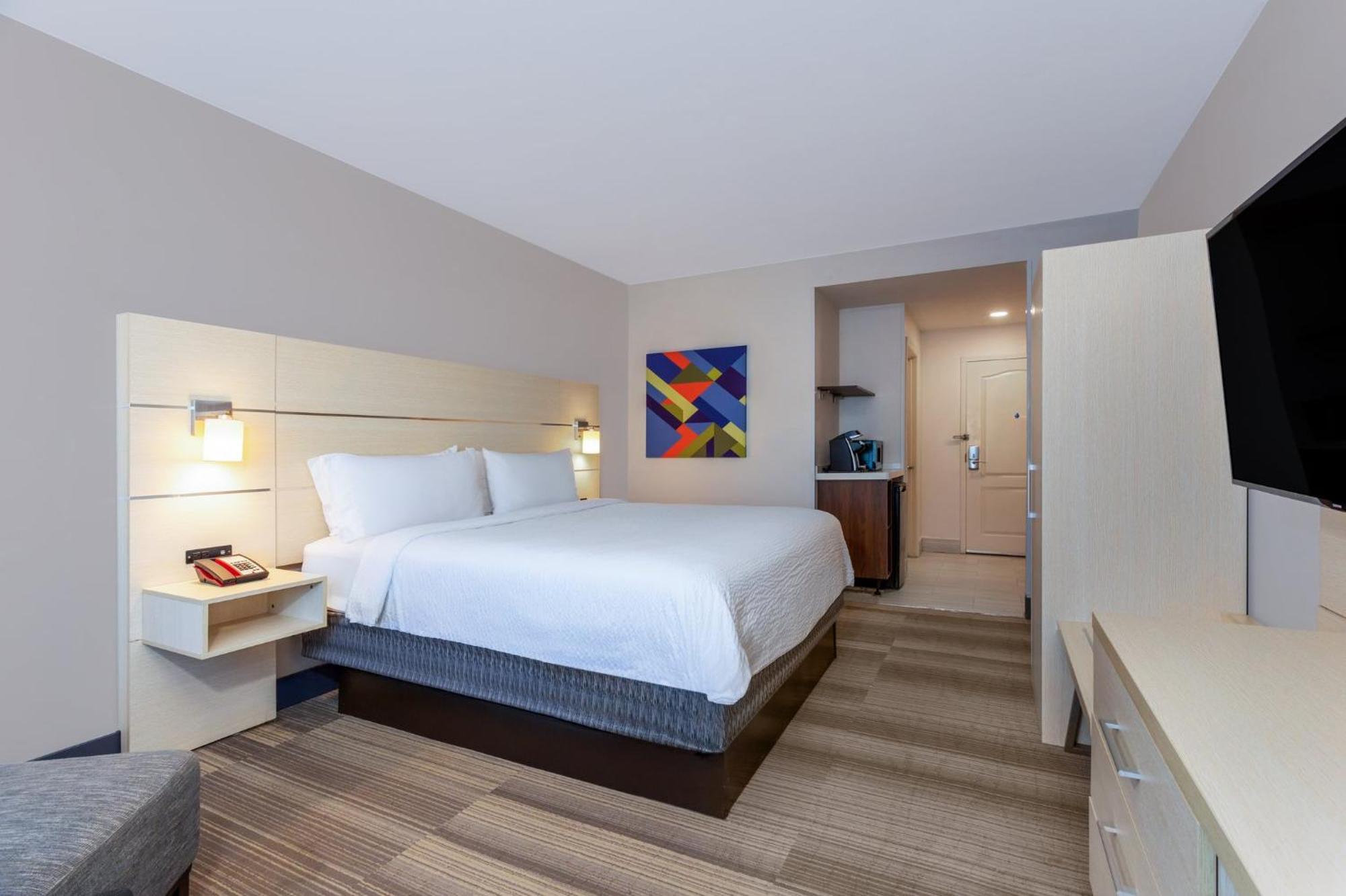 Standard King Room