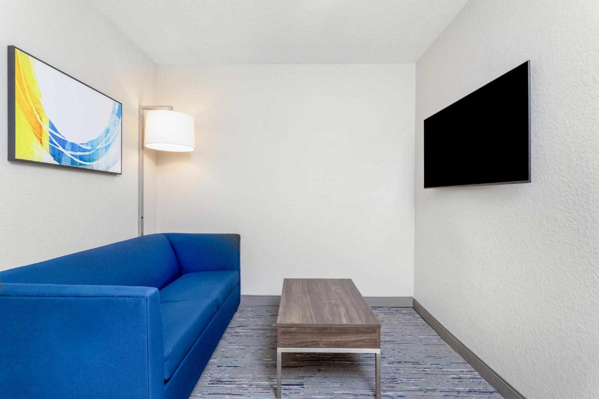One-Bedroom Suite,1660296968:JPEG