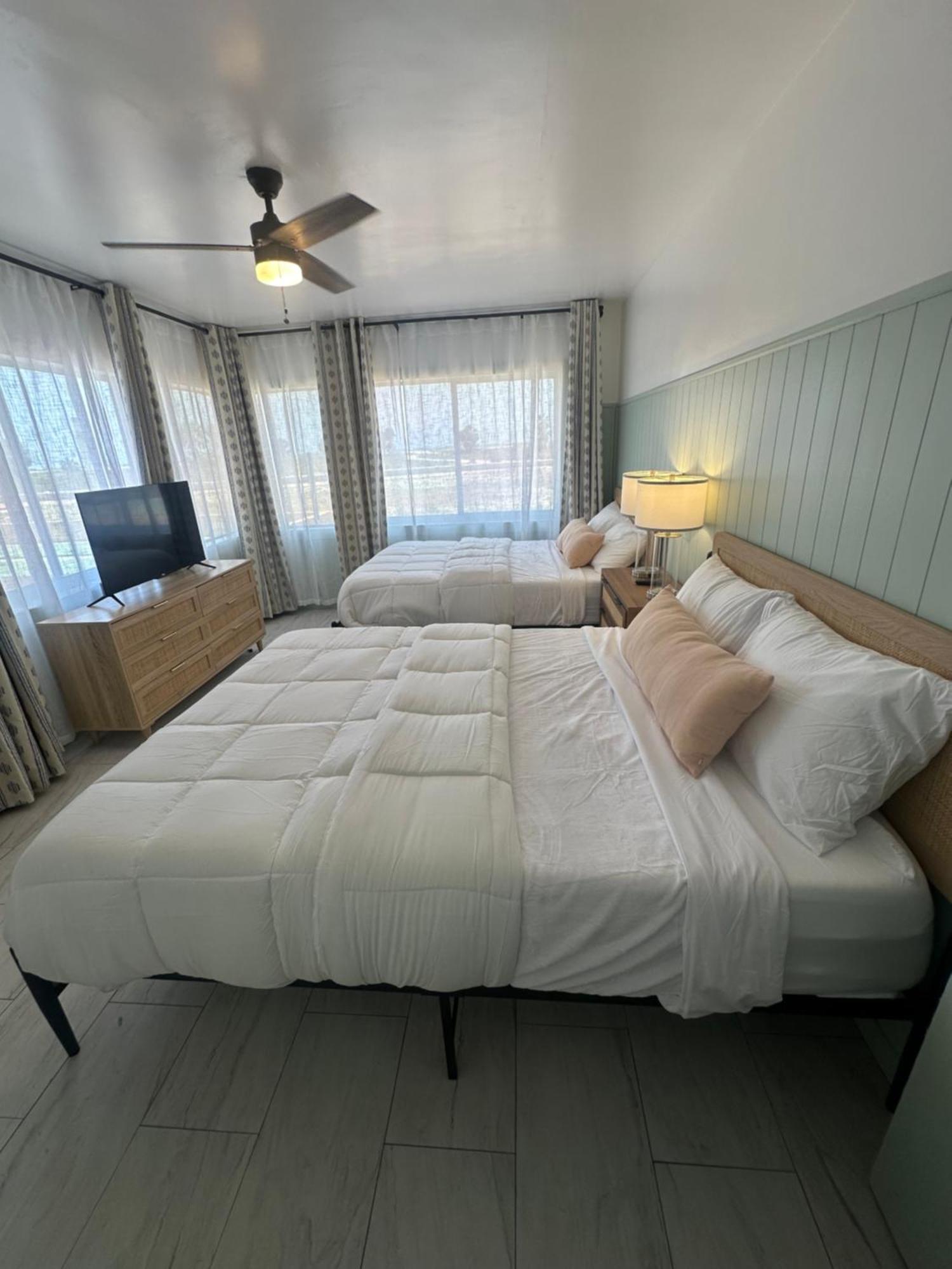 Deluxe Queen Suite