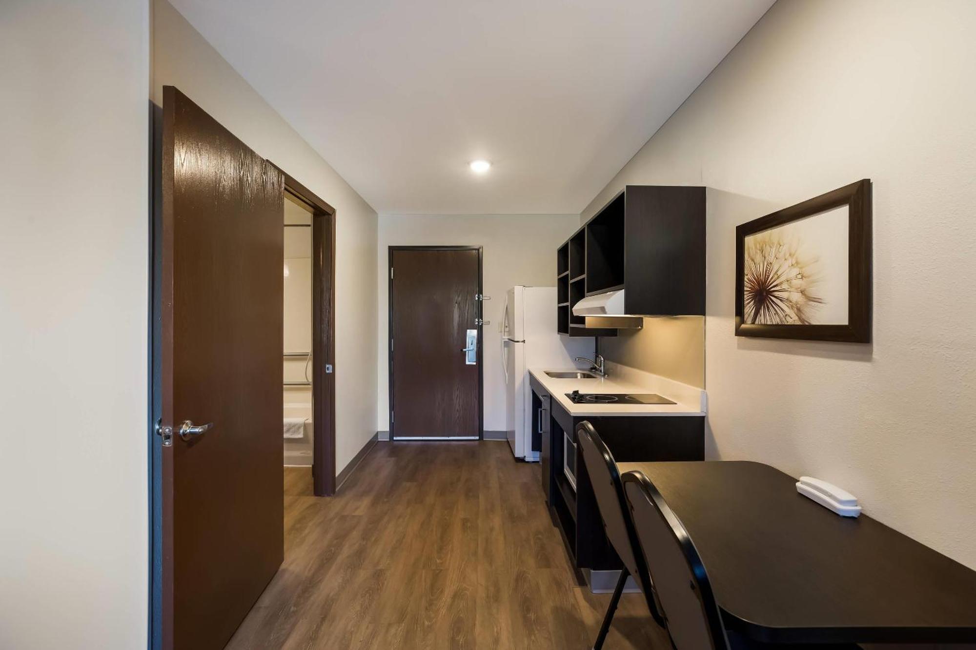 Standard Double Room Roll Shower Disability Access or Non-Smoking