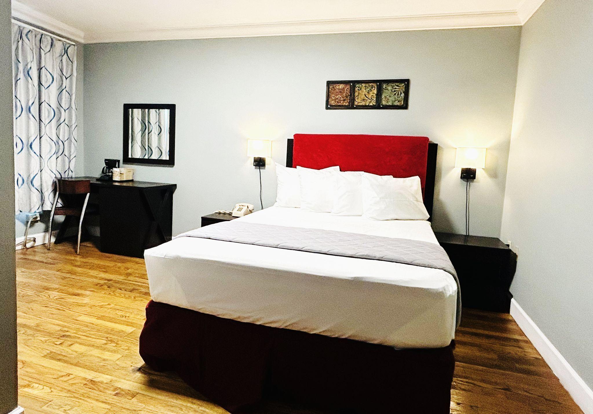 Standard Queen Room