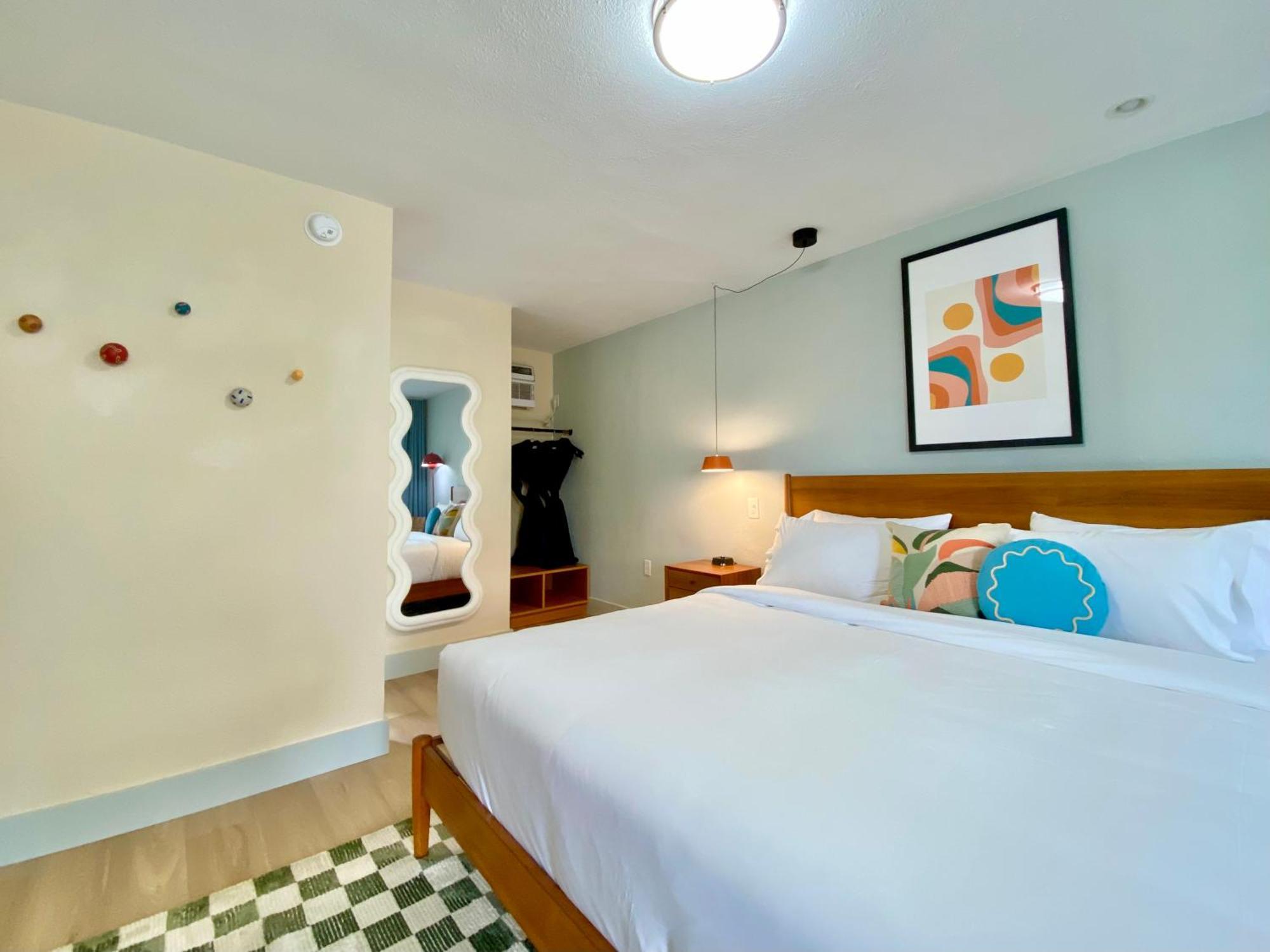 Deluxe King Room