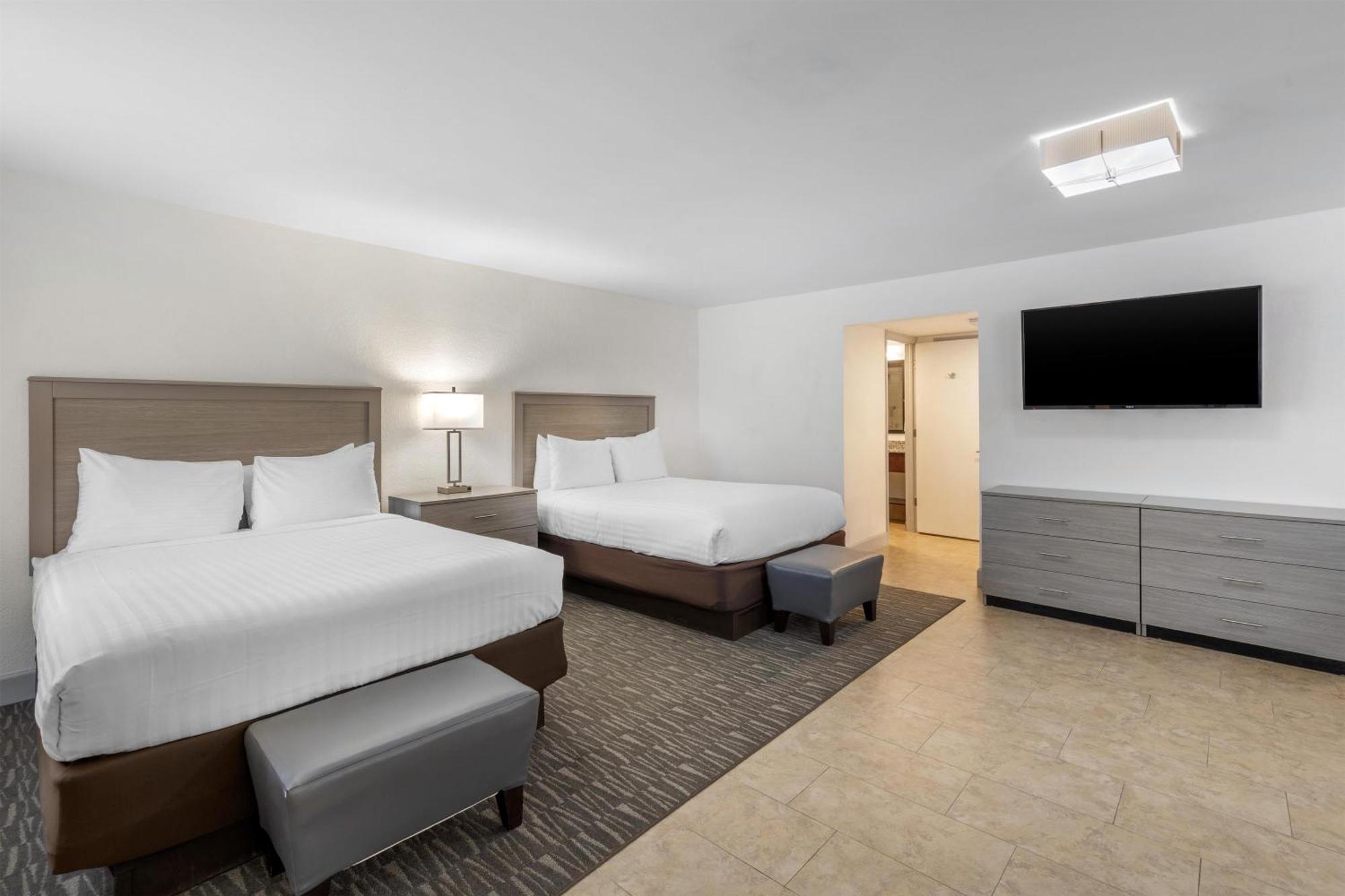 Queen Suite with Two Queen Beds - Non-Smoking,1717039756:JPEG