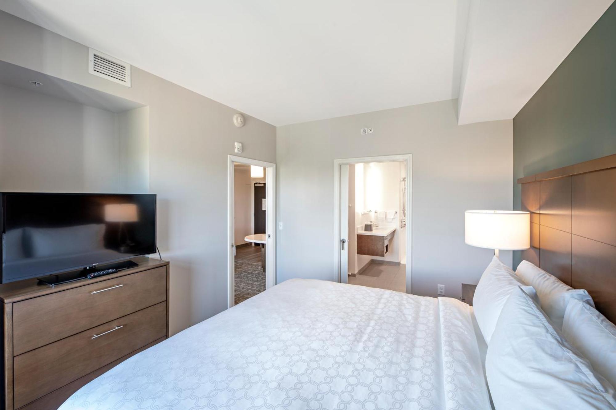 One-Bedroom King Suite