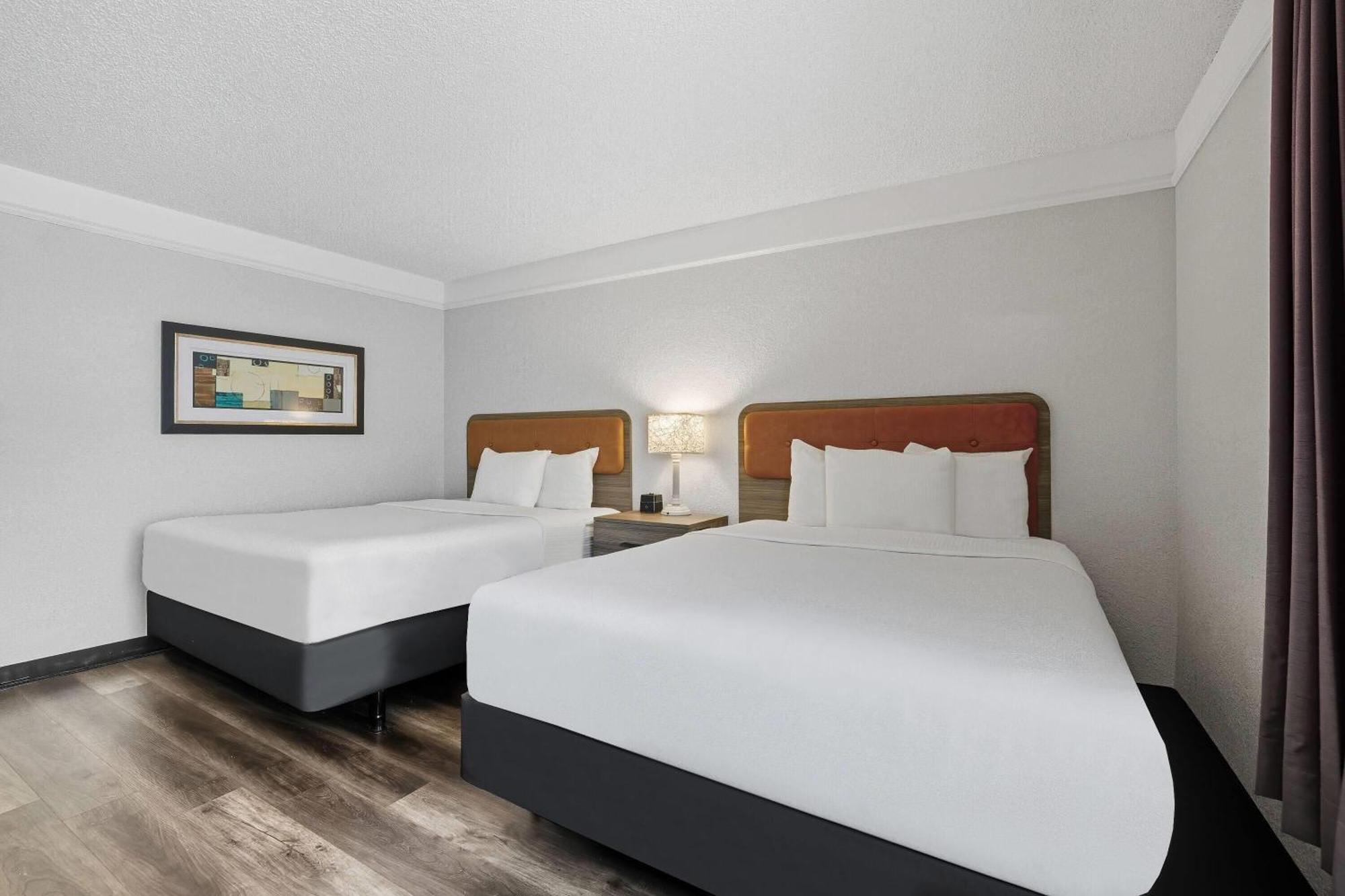 Double Room Two Double Beds Bath Tub Hearing Accessible or Non-Smoking,1730064147:JPEG
