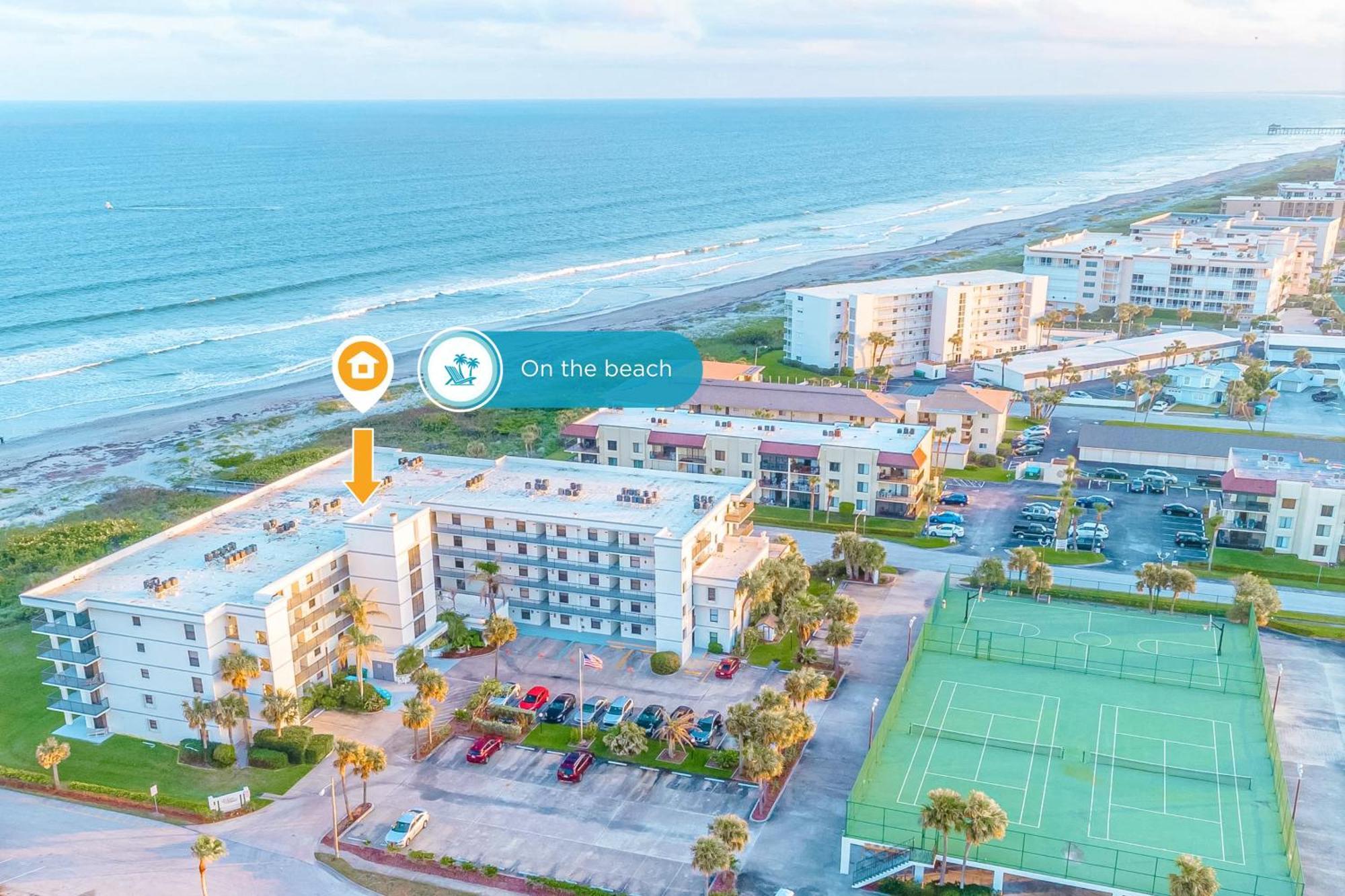 Deluxe Two-Bedroom Apartment Oceanfront Unit 304
