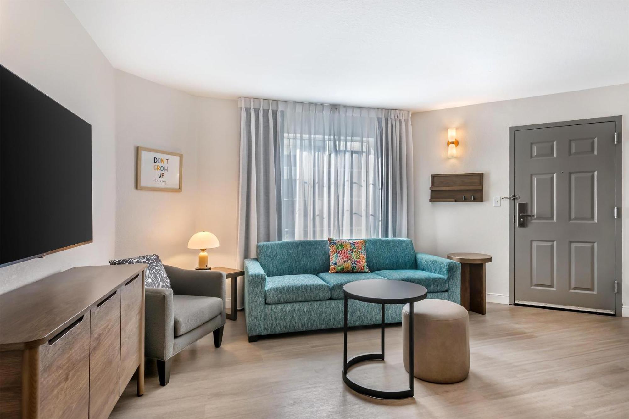 One Bedroom King Suite