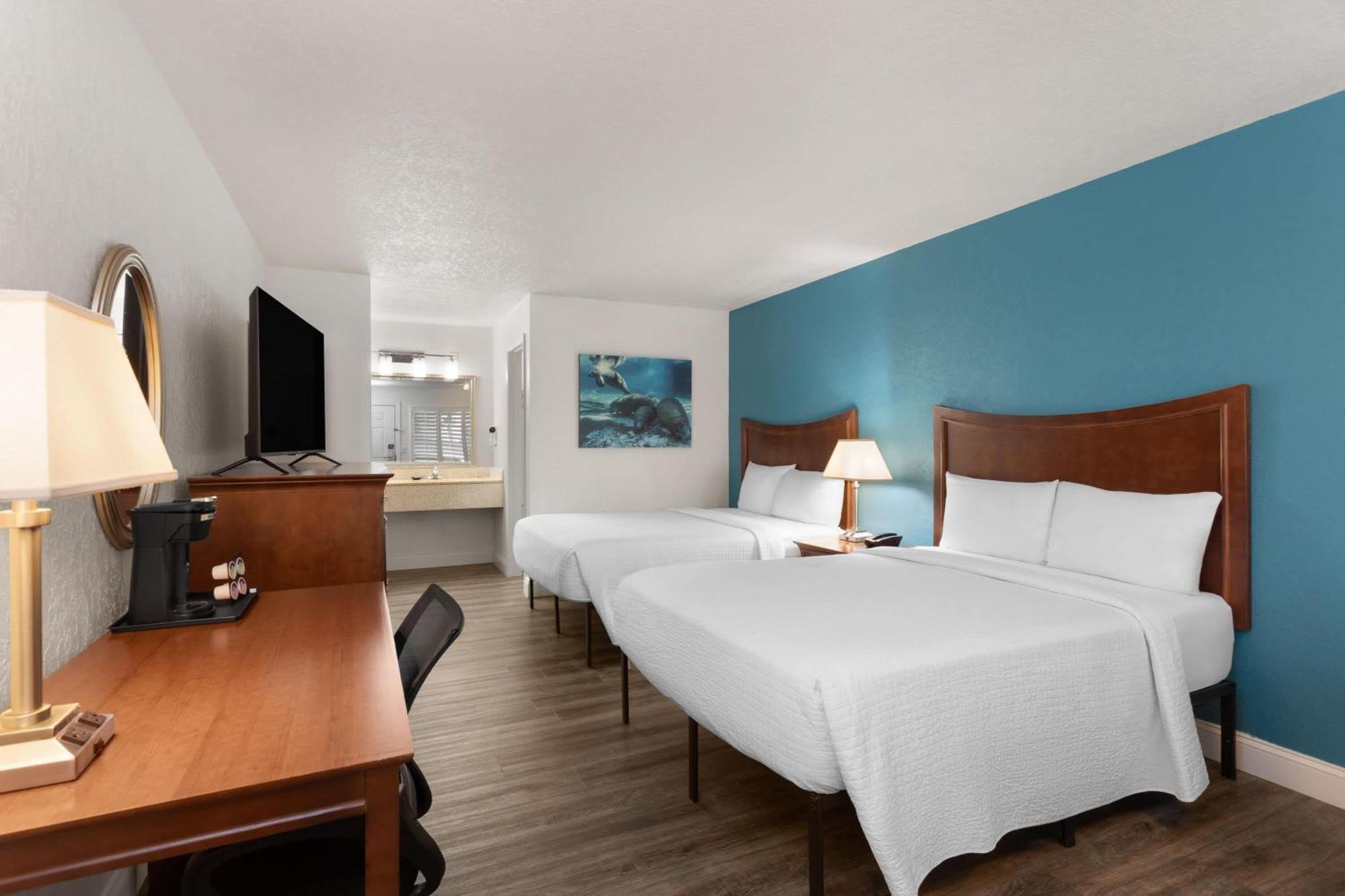 Double Room with Two Double Beds - Non-Smoking,1742861043:JPEG