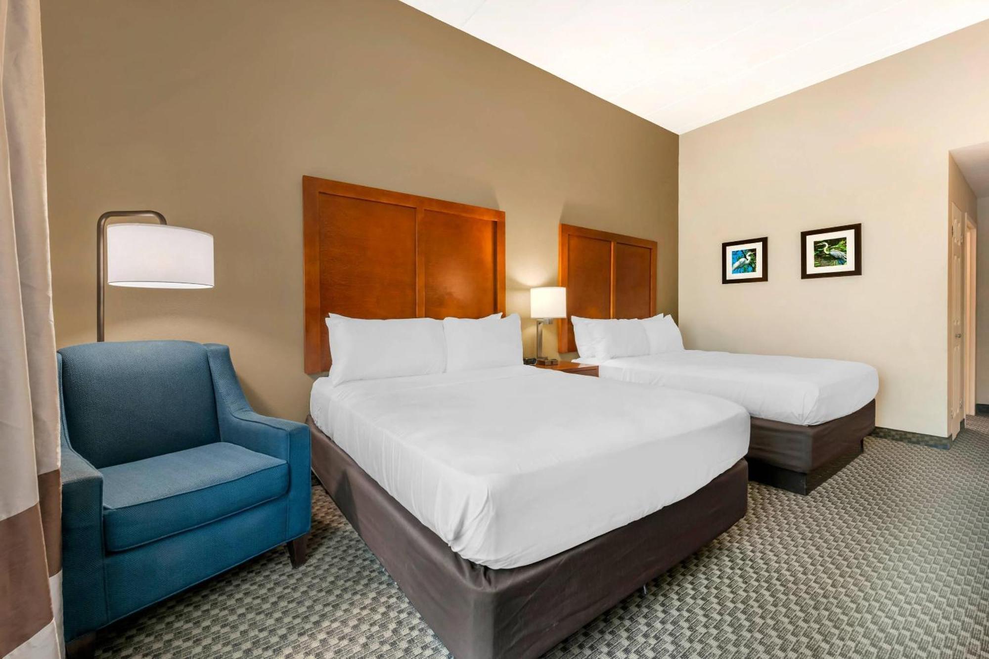 Queen Room Two Queen Beds Non-Smoking
