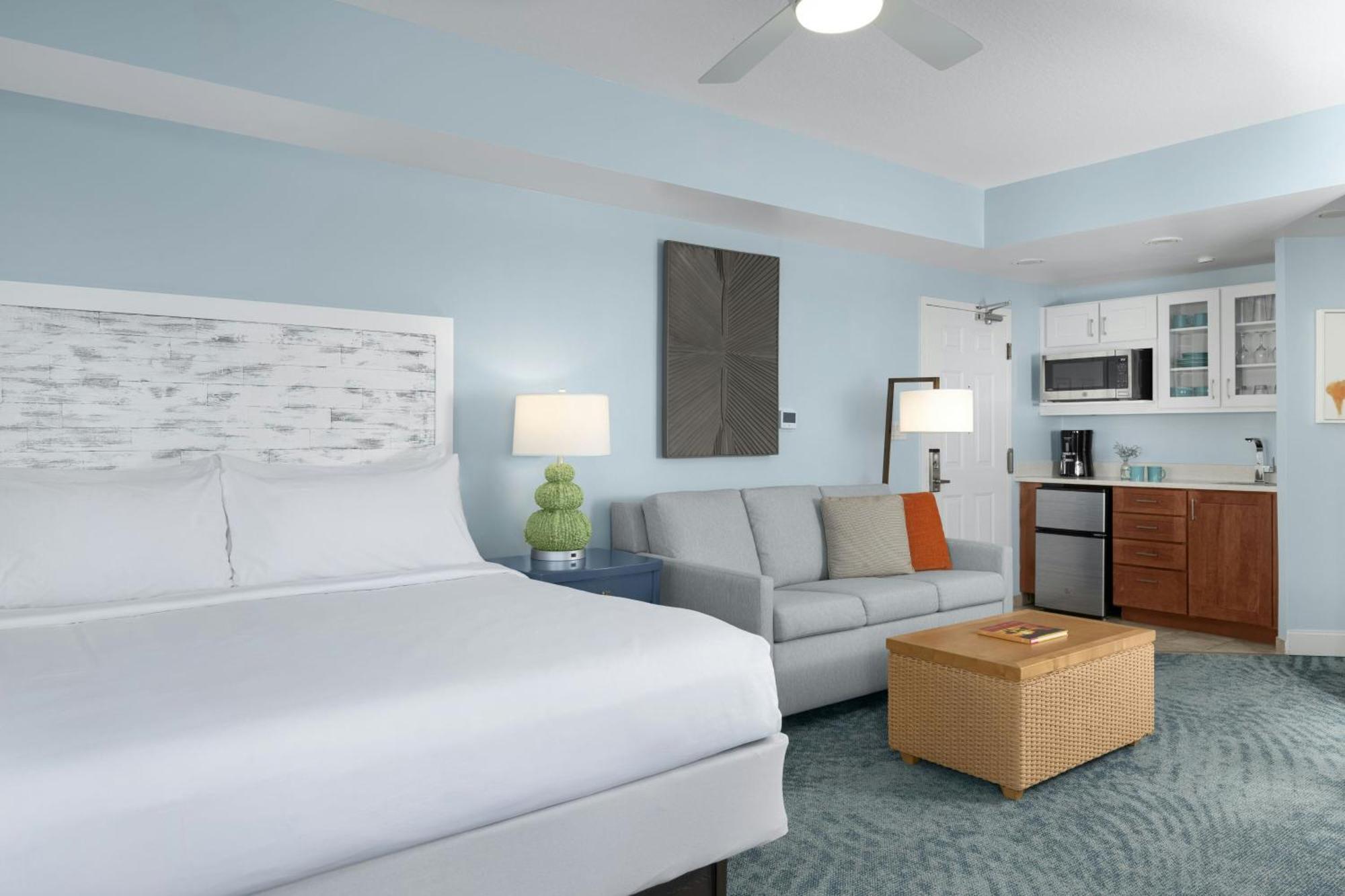 Standard Room King Bed with Sofa Bed - Kitchenette,1756438541:JPEG