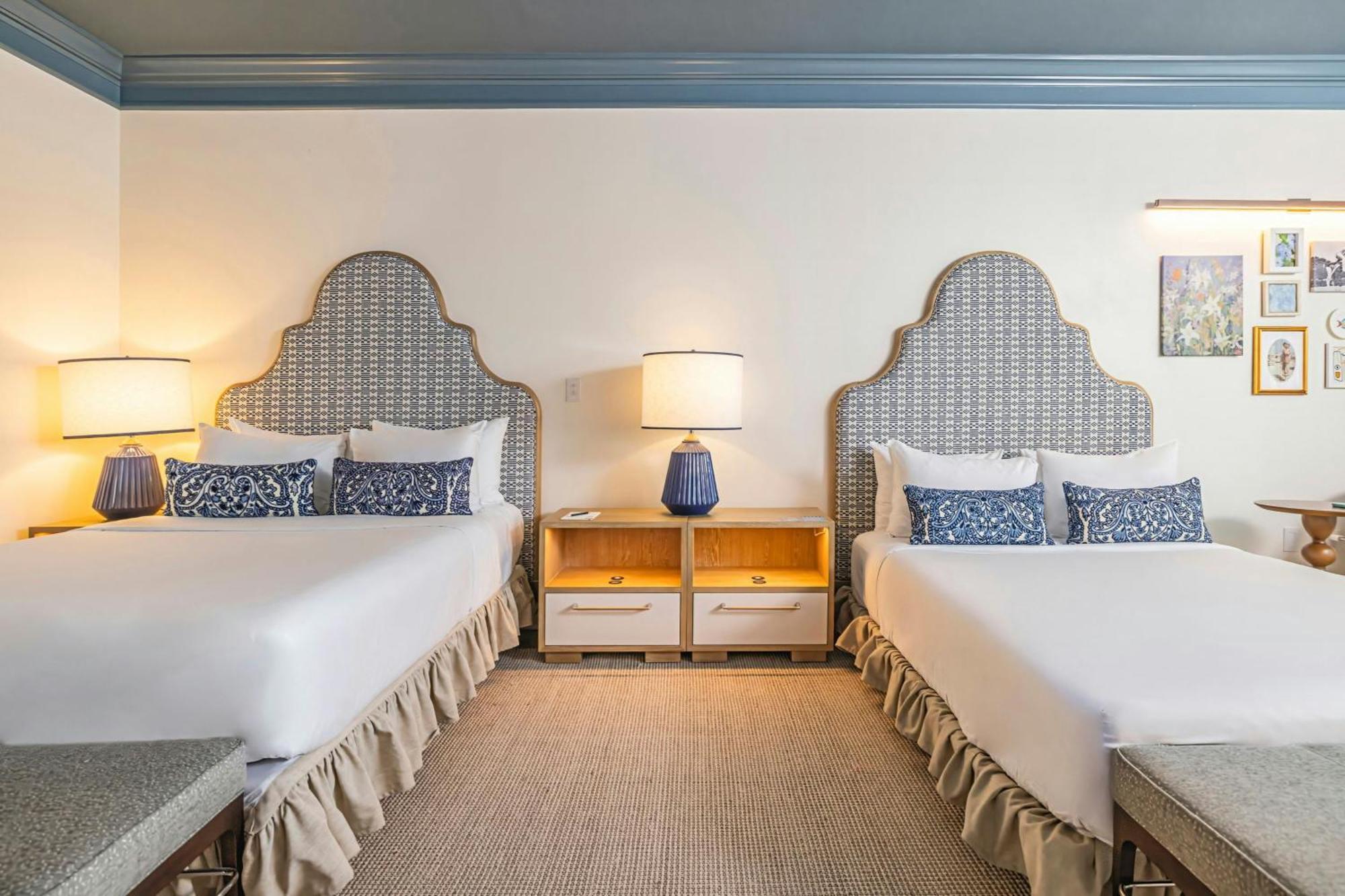 Deluxe Queen Room Two Queen Beds Balcony City View