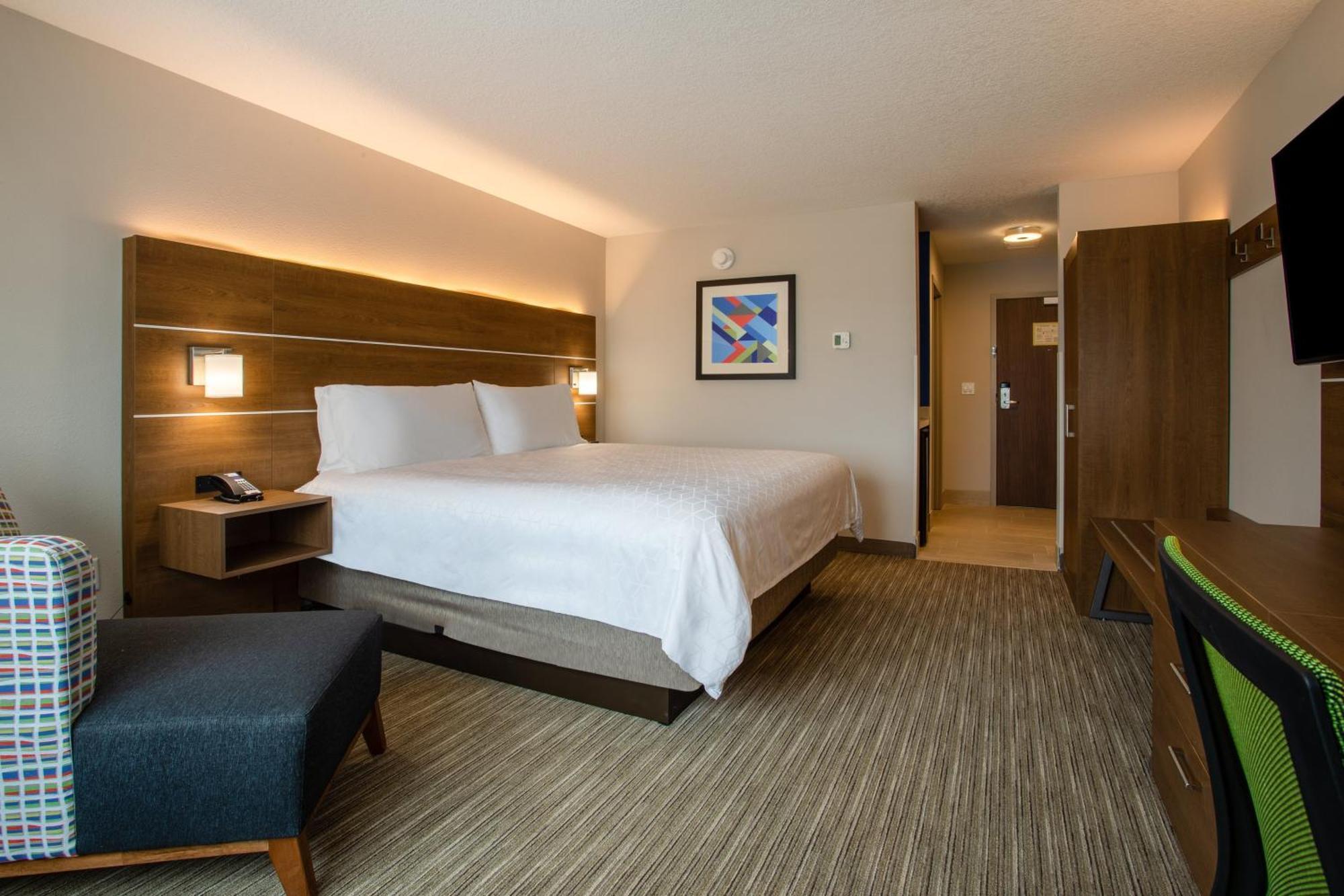 Standard King Room