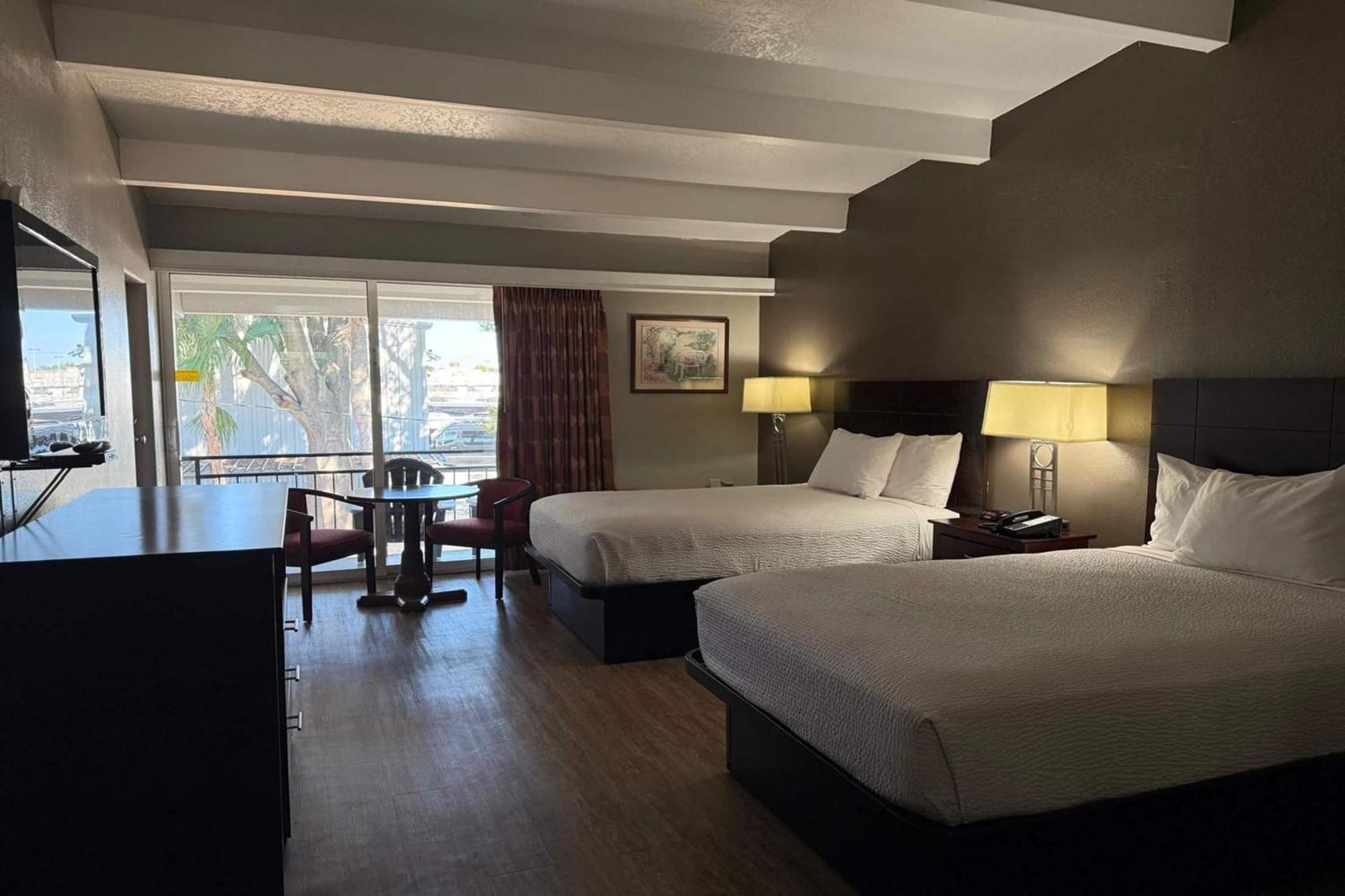 Deluxe Double Room Two Double Beds Disability Access Non-Smoking