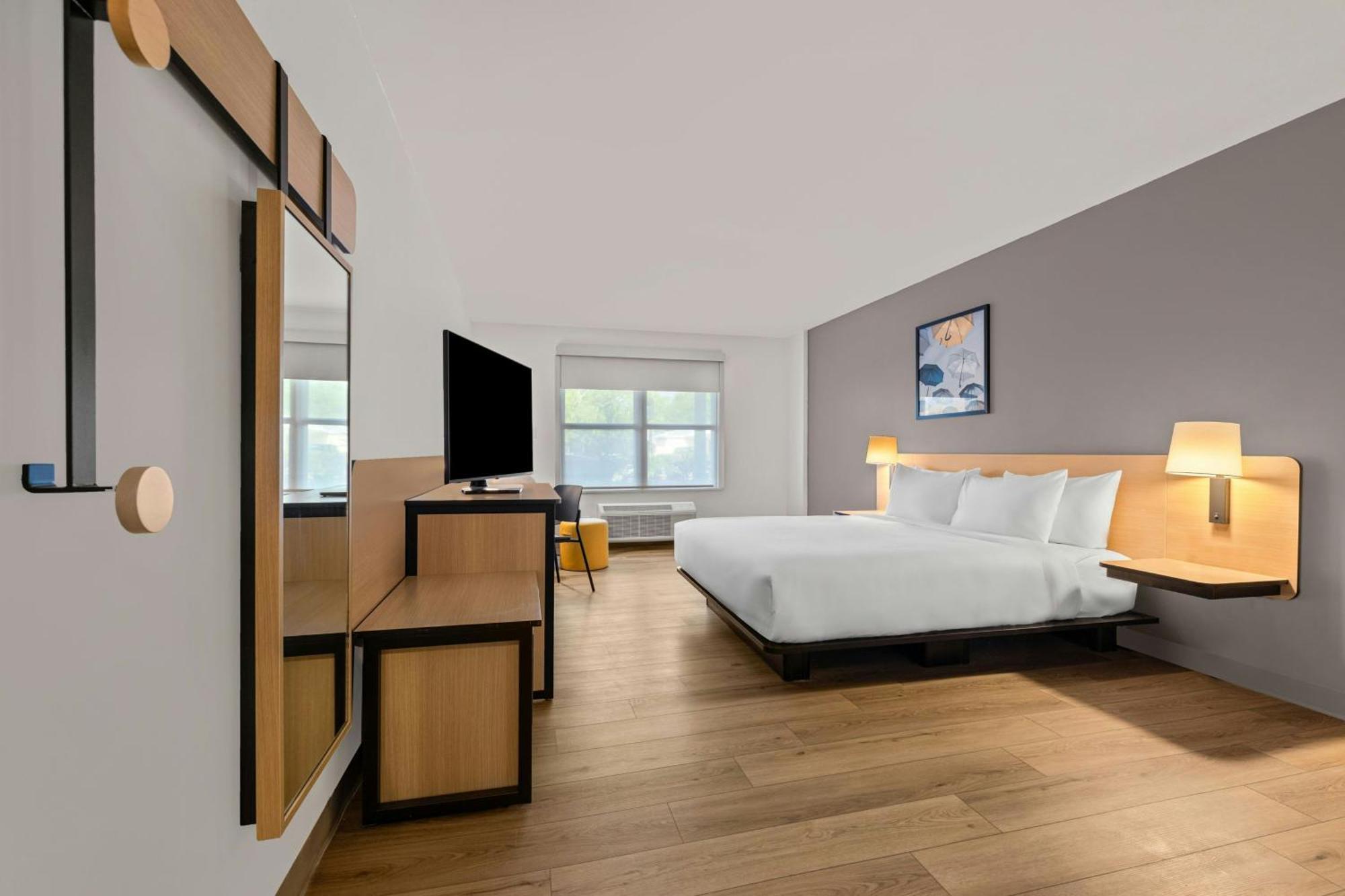 King Studio with Sofa Bed