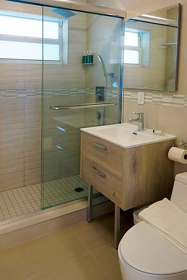 Deluxe King Suite