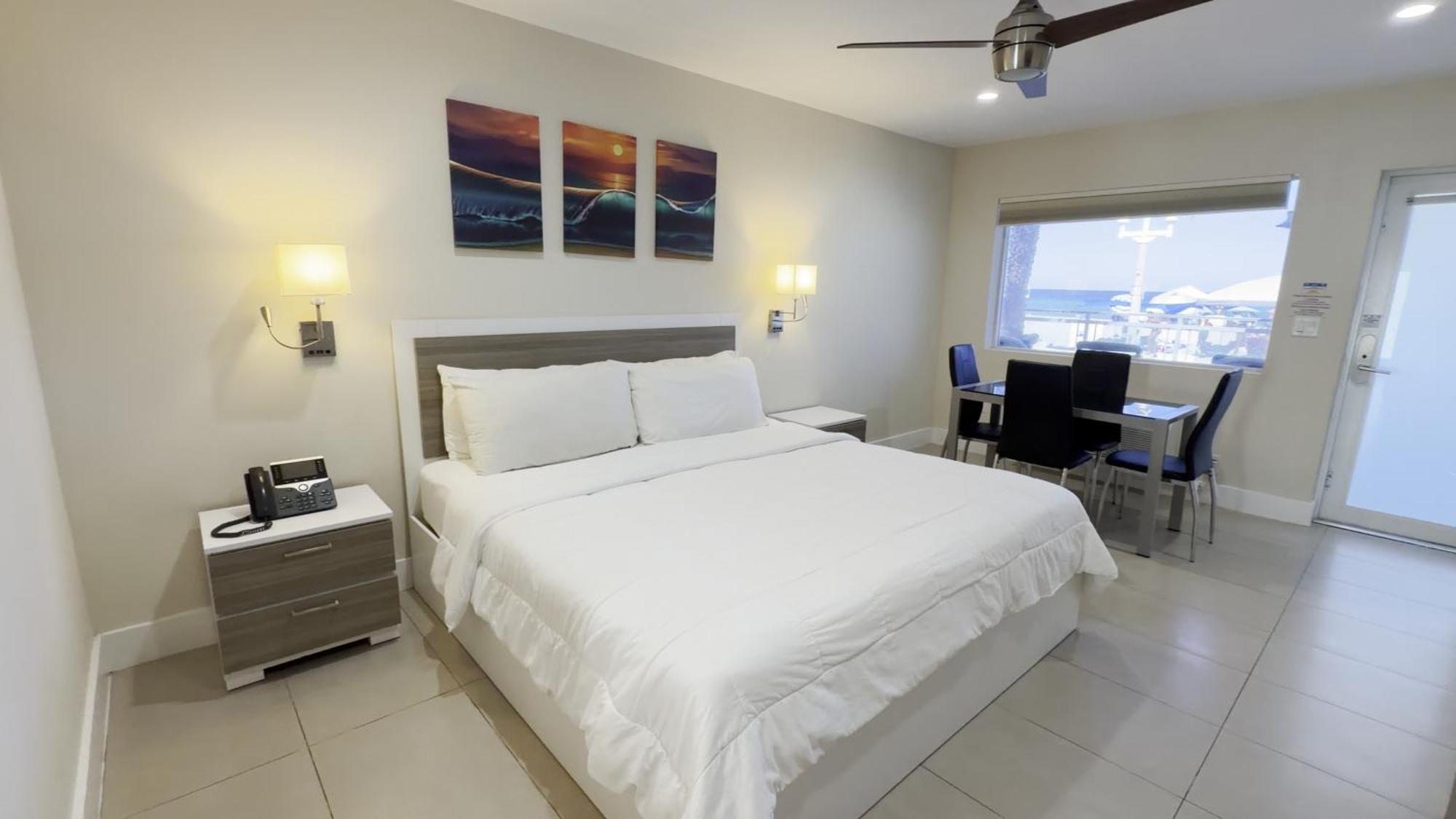 Deluxe King Suite