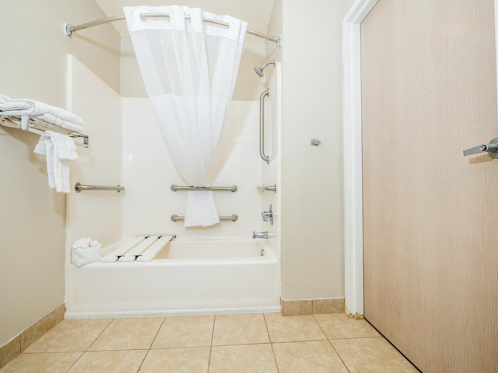 Queen Room Mobility or Hearing Accessible Non-Smoking