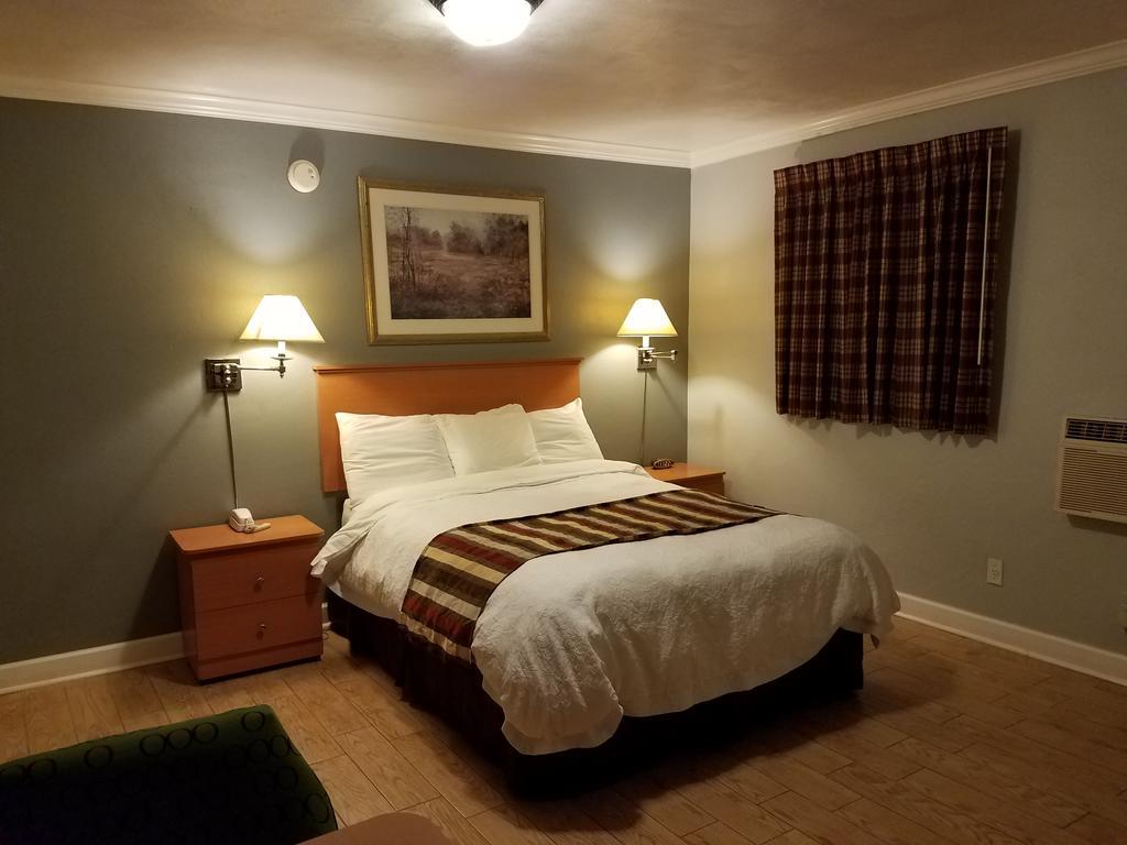 Queen Room