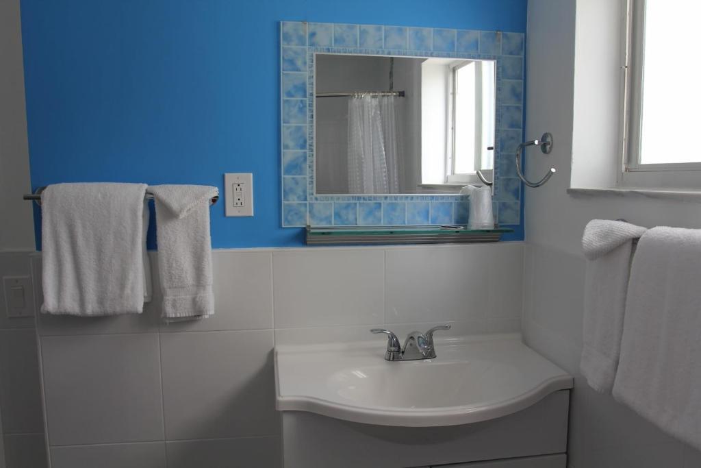 Dormitory Room - No parking,254413769:JPEG