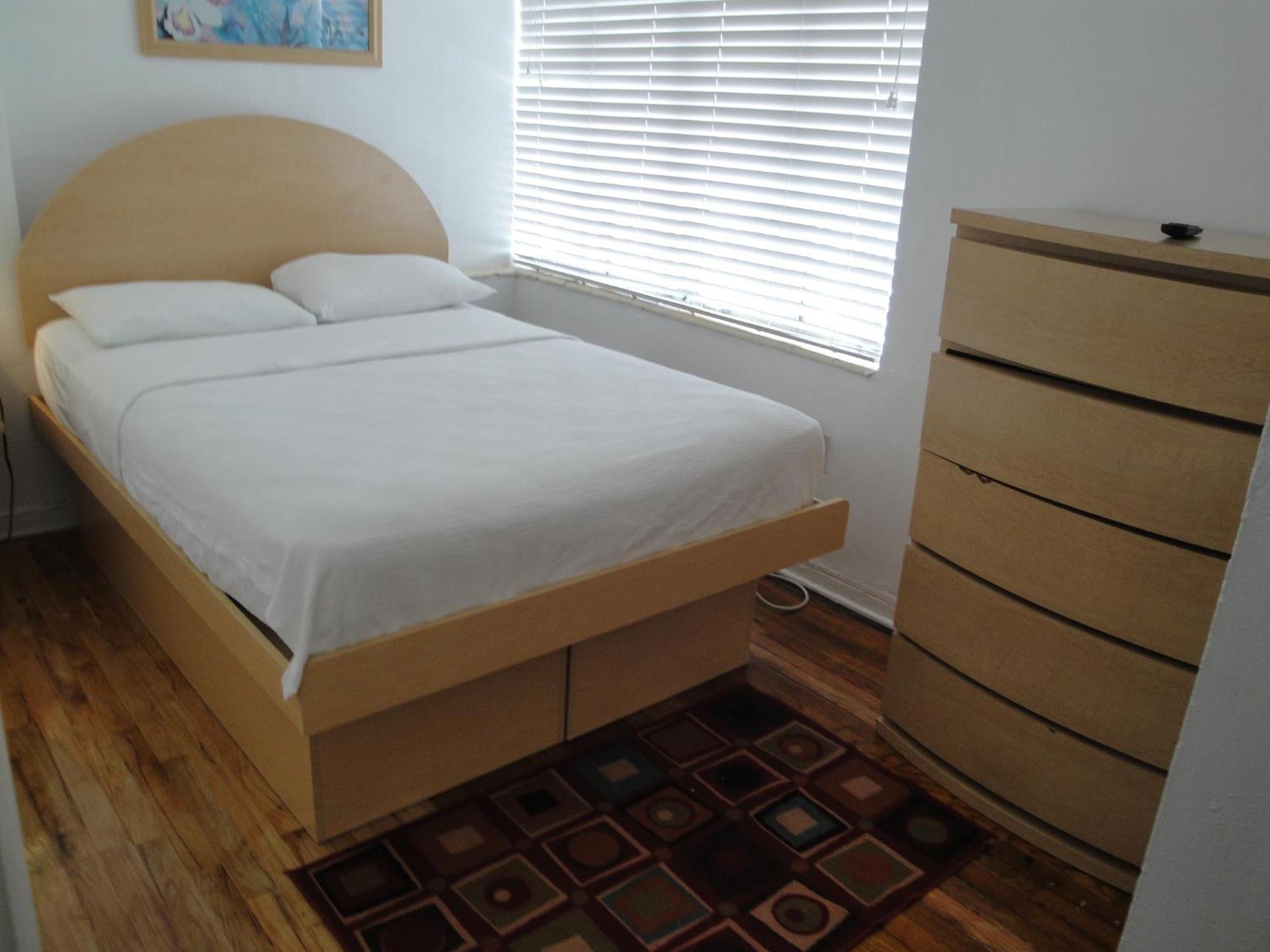 Basic Triple Room,698763639:JPEG