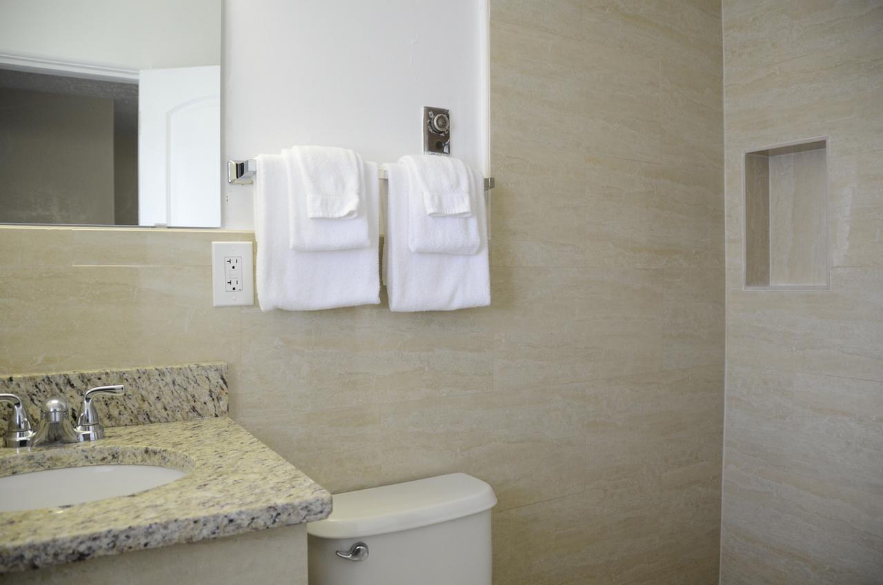 Double Room Two Double Beds Non-Smoking