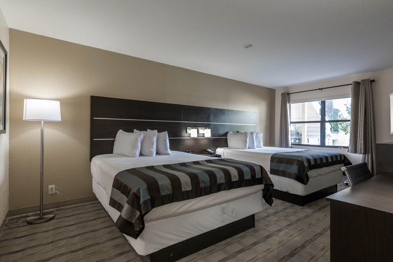 Queen Room Two Queen Beds Non-Smoking