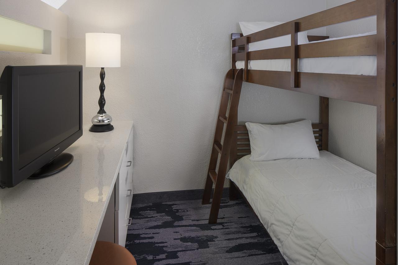 King Suite with Bunkbed,1386003464:JPEG