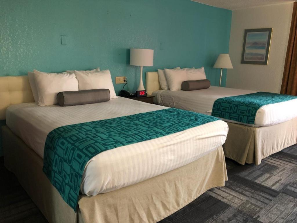 Queen Room Two Queen Beds Non-Smoking