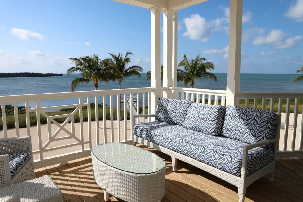 Suite mit 1 Schlafzimmer, Queensize-Bett, Küchenzeile und Balkon mit direktem Meerblick
