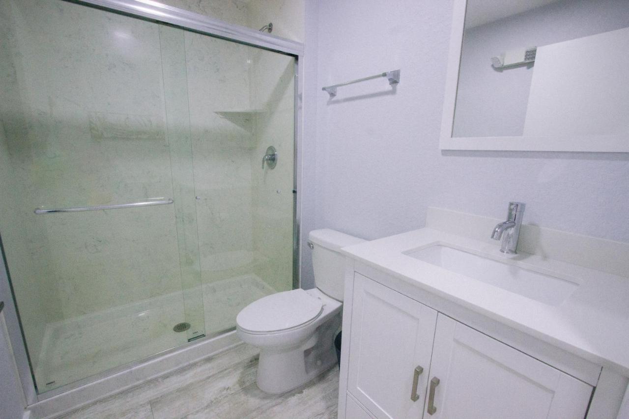 Two-Bedroom Apartment,1083358570:JPEG