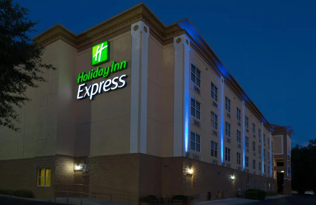 Holiday Inn Express & Suites Plant City By Ihg-1