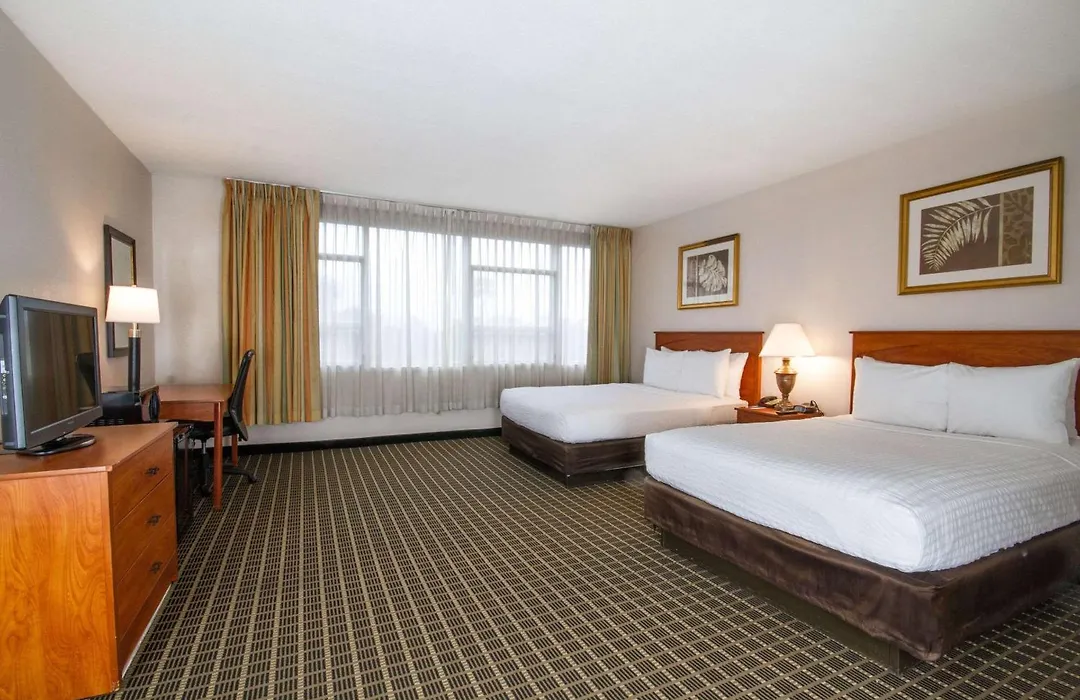 Clarion Inn & Suites Miami International Airport-1