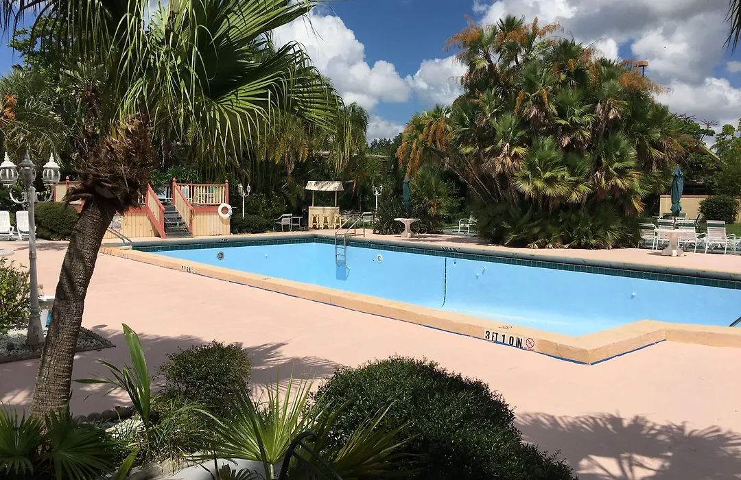 Golden Host Resort Sarasota-1