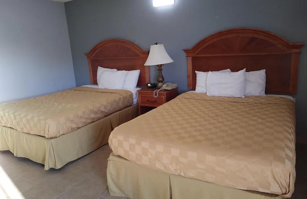Travelodge By Wyndham Venice-1