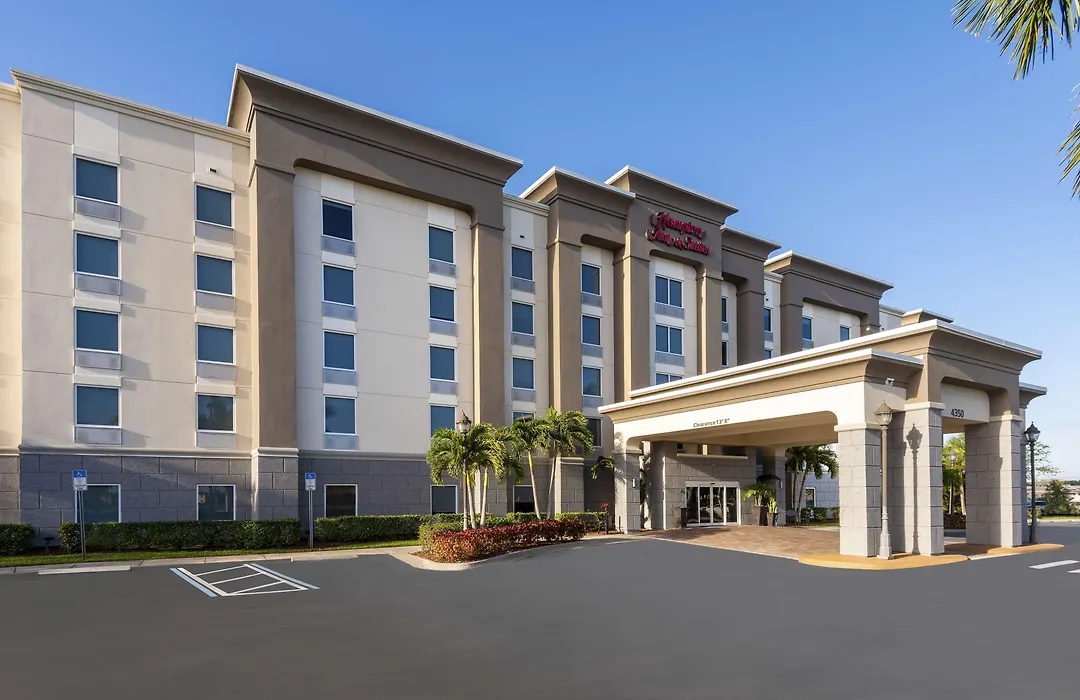 Hampton Inn & Suites Fort Myers-Colonial Boulevard-1