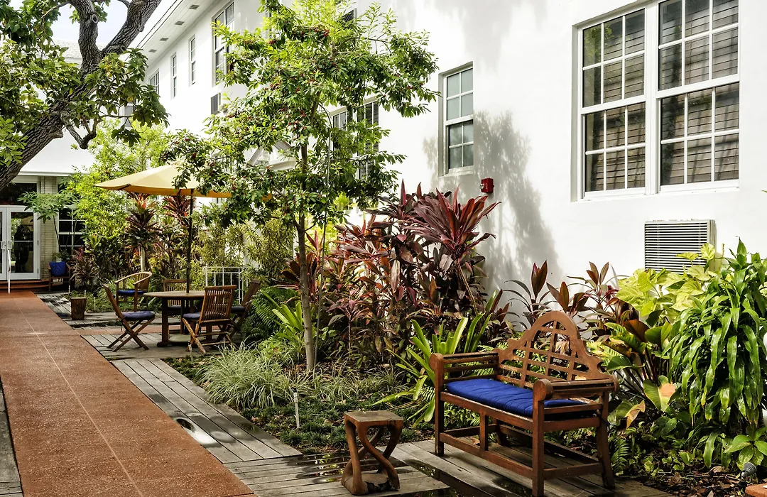 Tradewinds Apartment Hotel Miami Beach-1