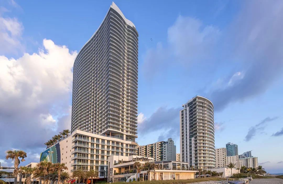 Lyfe Resort&Residences-1