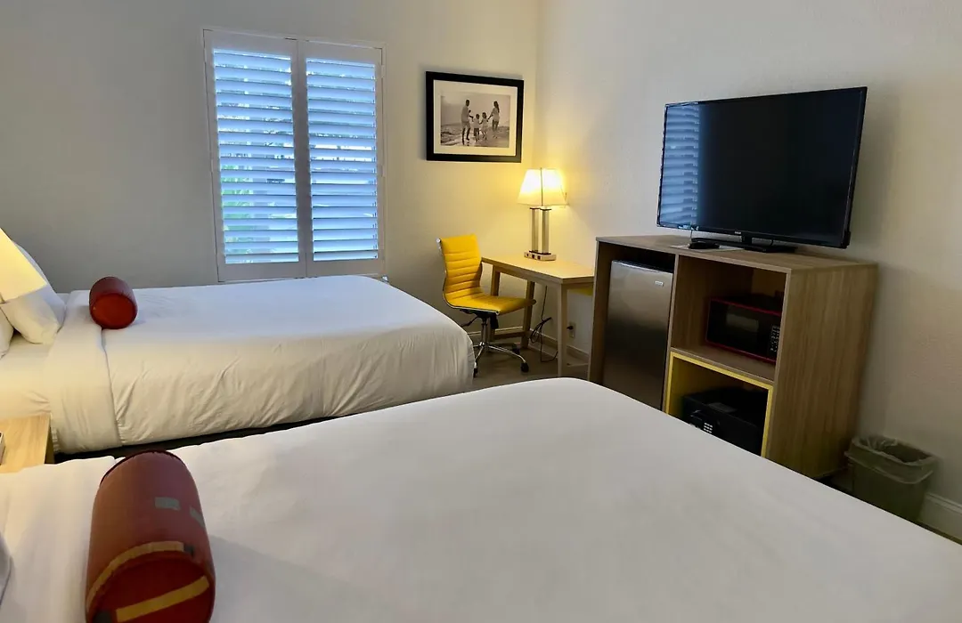 Days Inn & Suites By Wyndham Lakeland-1