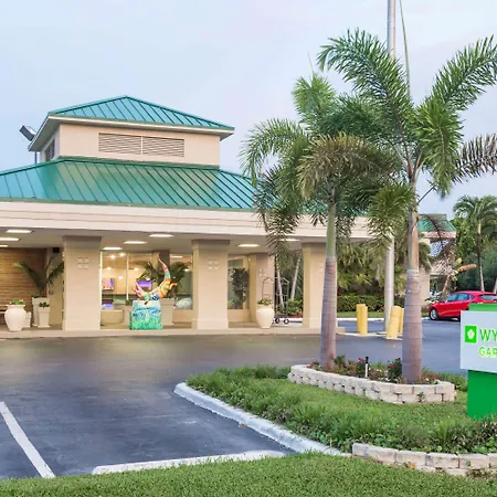 Wyndham Garden Fort Myers Beach-2