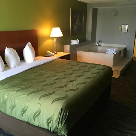 Quality Inn & Suites Winter Park Village Area-3