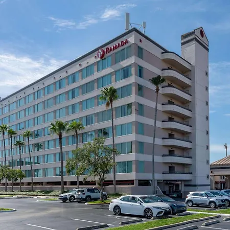 Ramada By Wyndham Kissimmee Gateway - Free Theme Park Shuttle-2